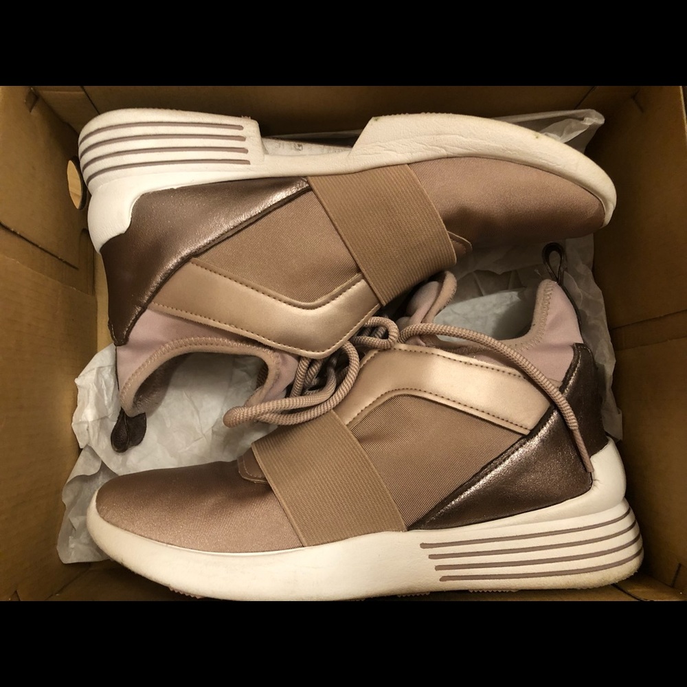 Kendall+Kylie fashion sneakers